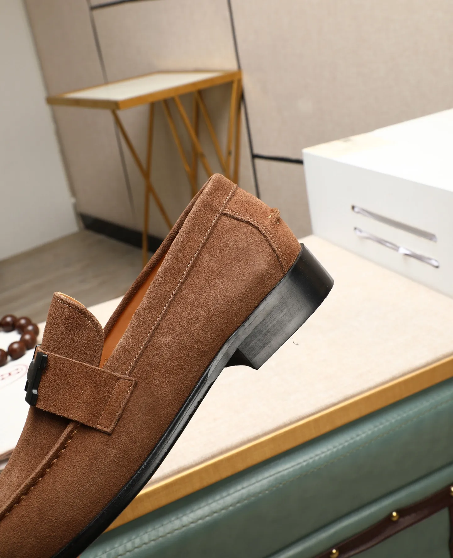 Men's shoes 💰620 Original quality Brand: Hermès Standard code: Men's code: 39.40.41.42.43.44 (38.45. Customized) Grade: Same style as the official website Original quality Material: Original cowhide Original breathable cowhide lining Original outsole Style category: Men's fashionable casual leather shoes Color: Actual picture